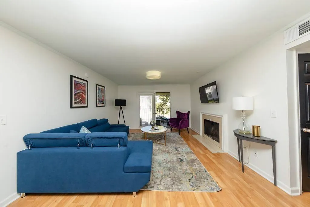 Luxury Midtown 2Br Family Suite Sleeps 8 Guests With Private Balcony And Optional Parking Walk To Parthenon & Vanderbilt Near Broadway ナッシュビル 0*,